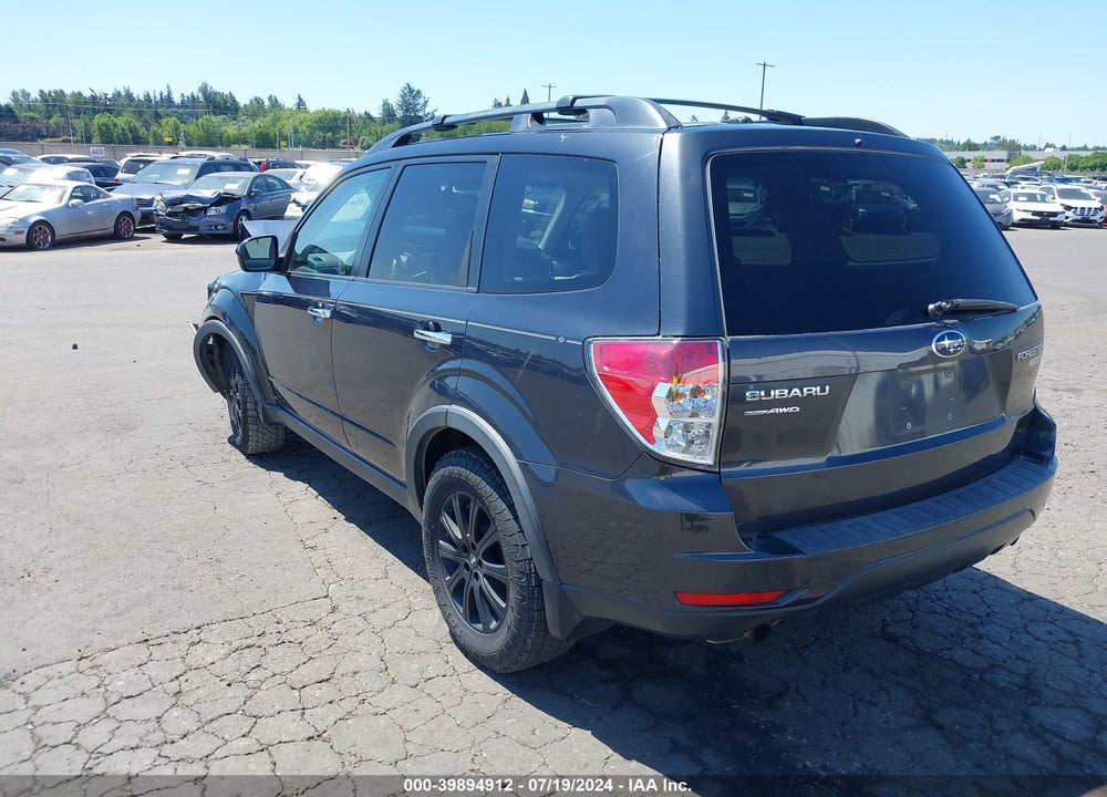 2011 SUBARU FORESTER 2.5X PREMIUM VIN: JF2SHADC3BH752924