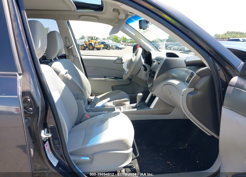 2011 SUBARU FORESTER 2.5X PREMIUM VIN: JF2SHADC3BH752924