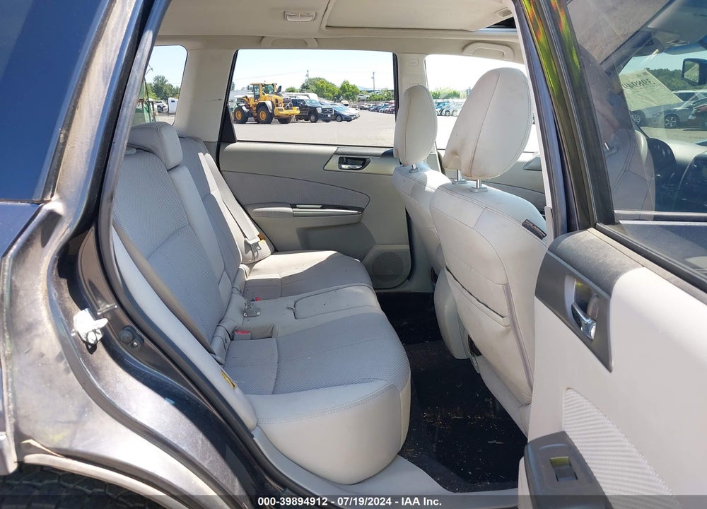 2011 SUBARU FORESTER 2.5X PREMIUM VIN: JF2SHADC3BH752924