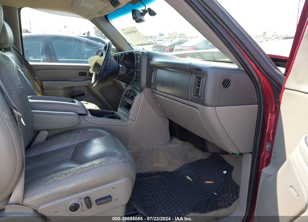 2006 CHEVROLET SUBURBAN 1500 LT VIN: 1GNEC16Z66J171922