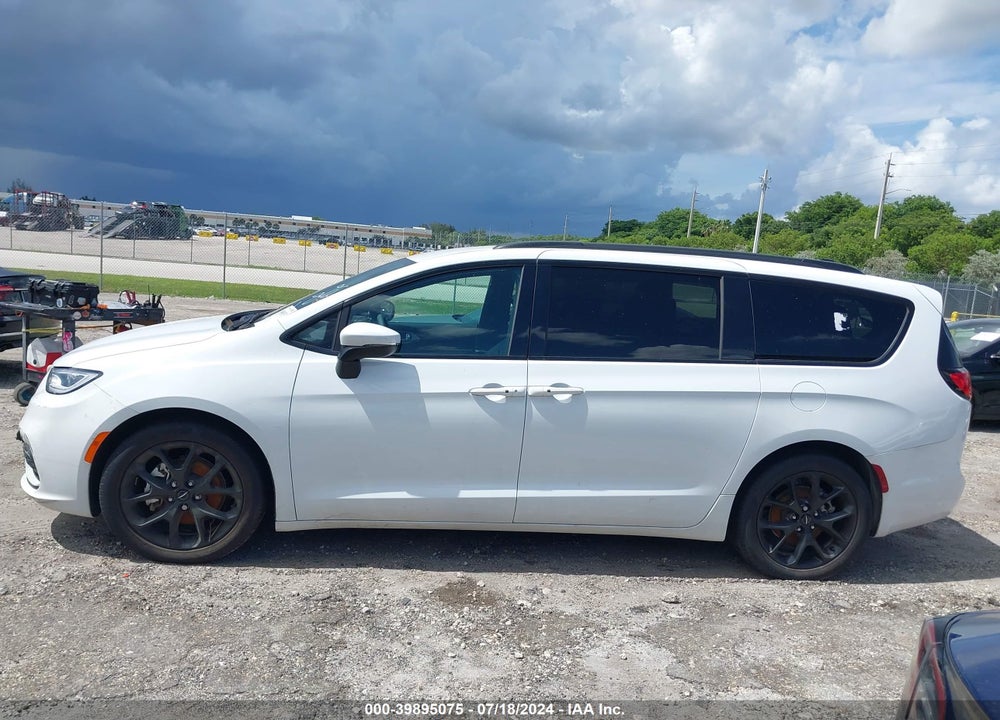 2023 CHRYSLER PACIFICA TOURING L VIN: 2C4RC1BG3PR564188