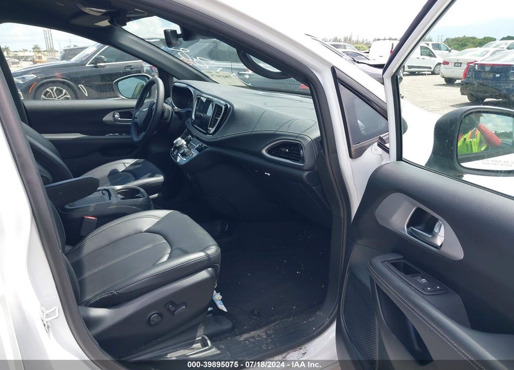 2023 CHRYSLER PACIFICA TOURING L VIN: 2C4RC1BG3PR564188