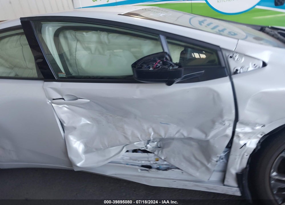 2024 TOYOTA PRIUS XLE VIN: JTDACAAU8R3018079