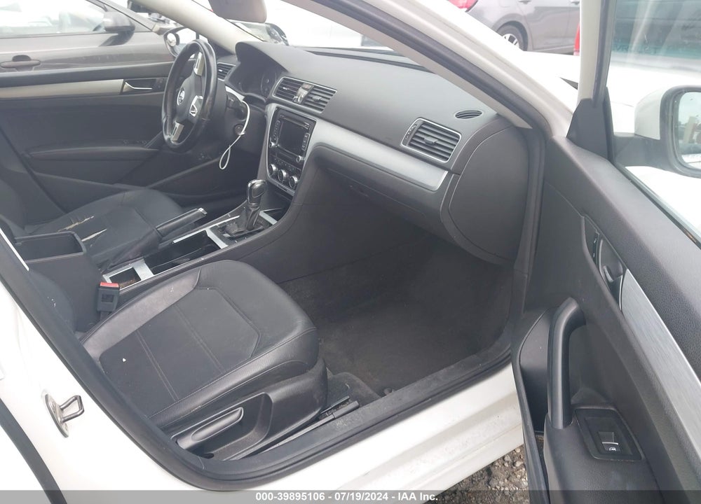 2012 VOLKSWAGEN PASSAT 2.5L SE VIN: 1VWBP7A31CC015743