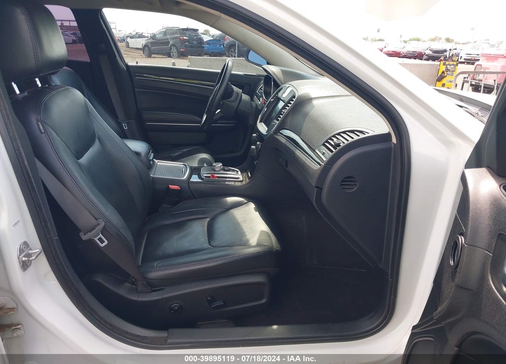 2016 CHRYSLER 300 LIMITED VIN: 2C3CCAAG1GH252372