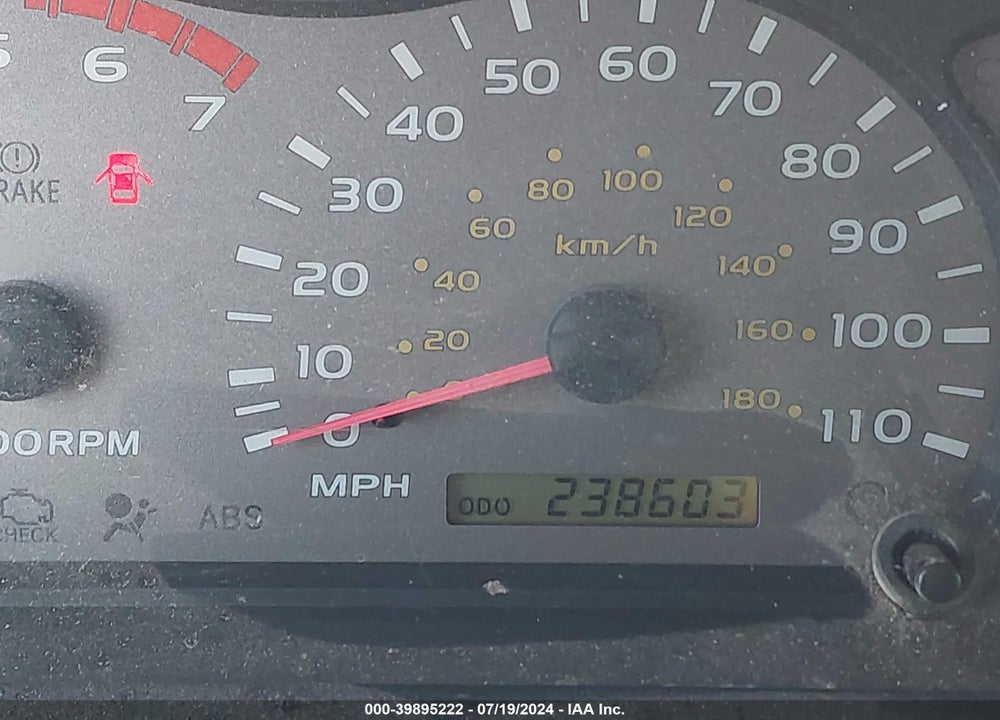 2002 TOYOTA SEQUOIA SR5 V8 VIN: 5TDZT34A42S124646