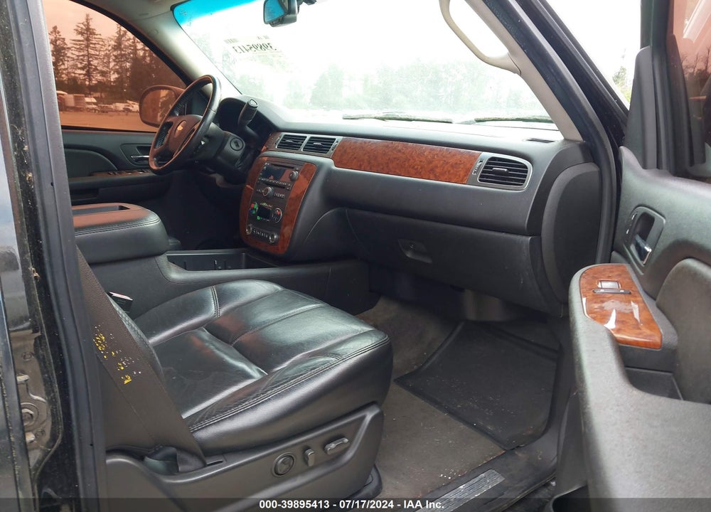 2007 CHEVROLET SUBURBAN 1500 LT VIN: 3GNFK16357G101687