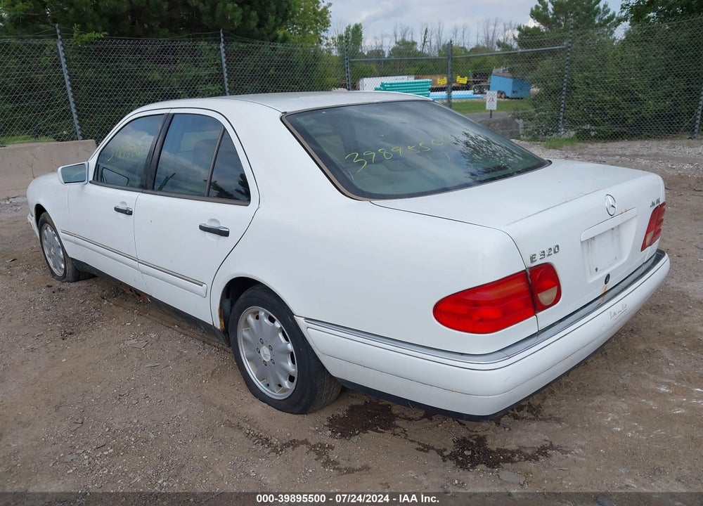 1999 MERCEDES-BENZ E 320 AWD VIN: WDBJF82H6XX015980
