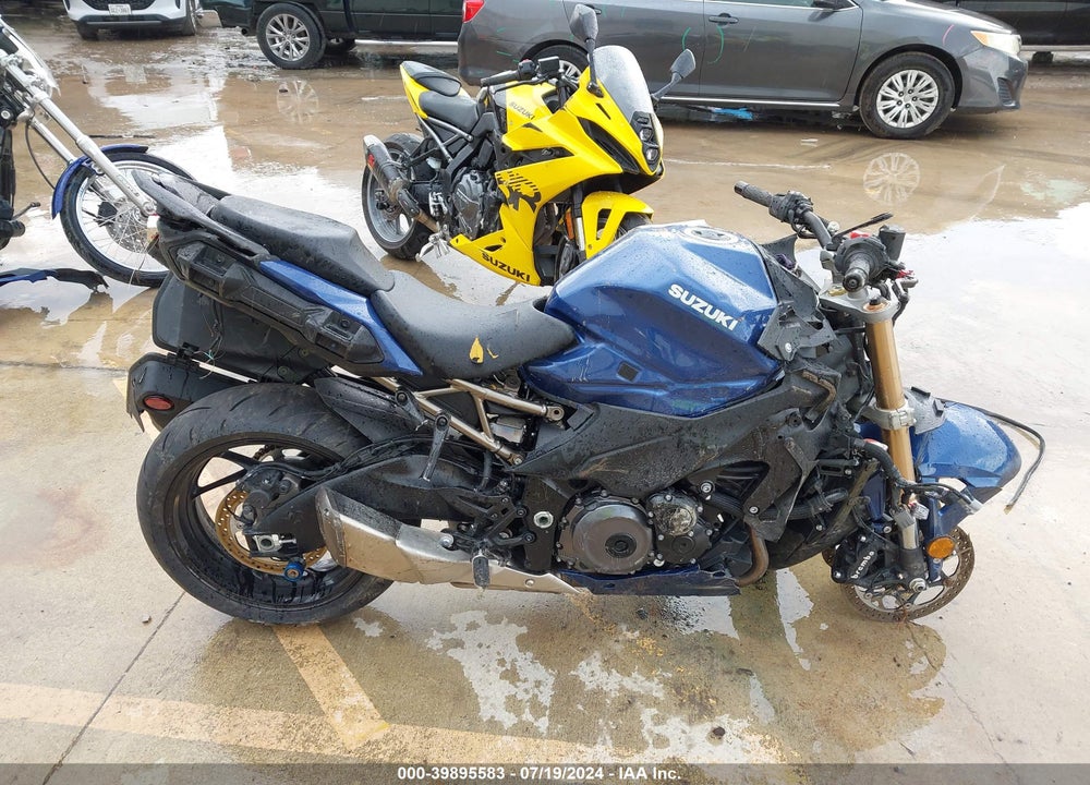 2022 SUZUKI GSX1000 GT/GT+ VIN: JS1EK12B9N7100627