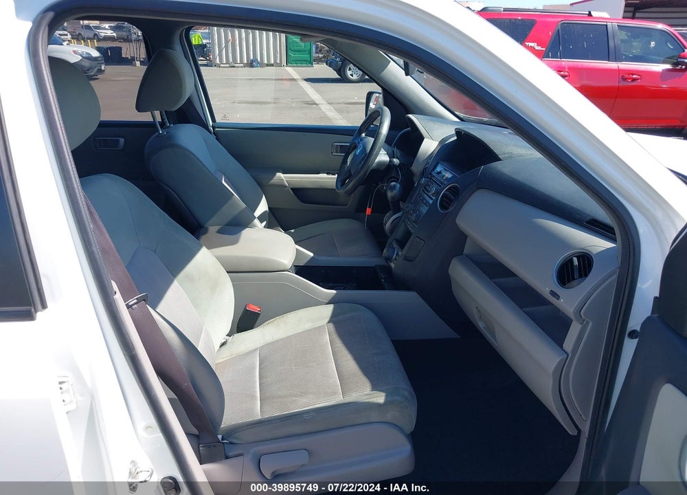 2015 HONDA PILOT SE VIN: 5FNYF3H39FB031131