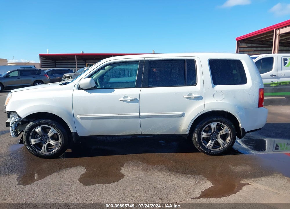 2015 HONDA PILOT SE VIN: 5FNYF3H39FB031131