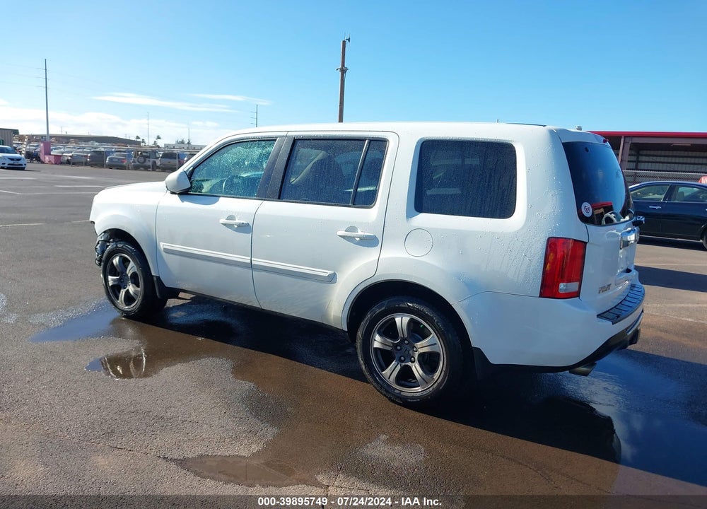 2015 HONDA PILOT SE VIN: 5FNYF3H39FB031131