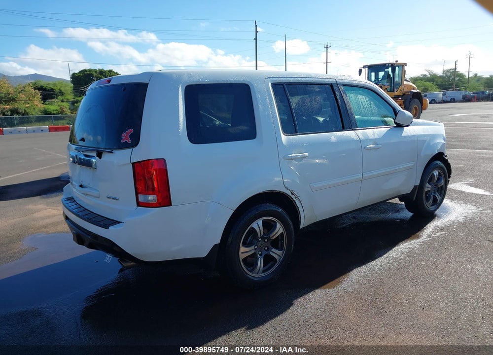 2015 HONDA PILOT SE VIN: 5FNYF3H39FB031131