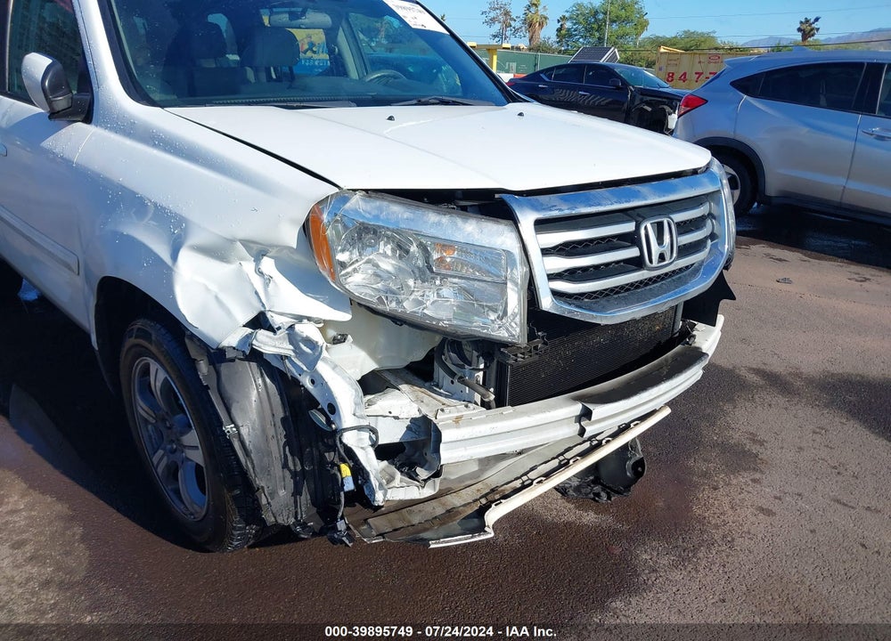2015 HONDA PILOT SE VIN: 5FNYF3H39FB031131