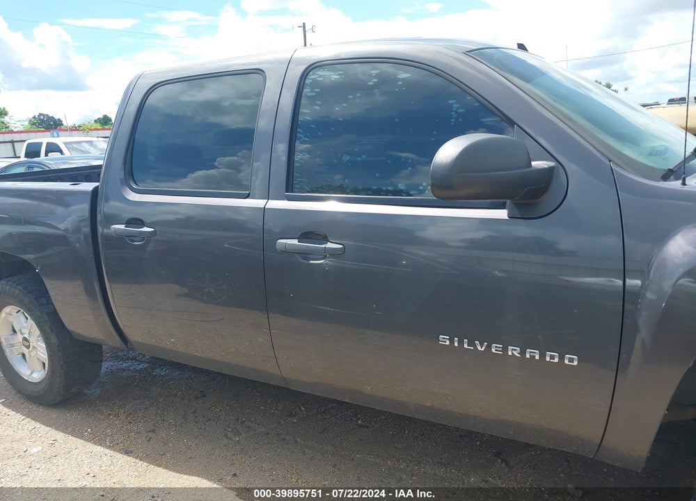 2011 CHEVROLET SILVERADO 1500 LT VIN: 3GCPKSE30BG312258