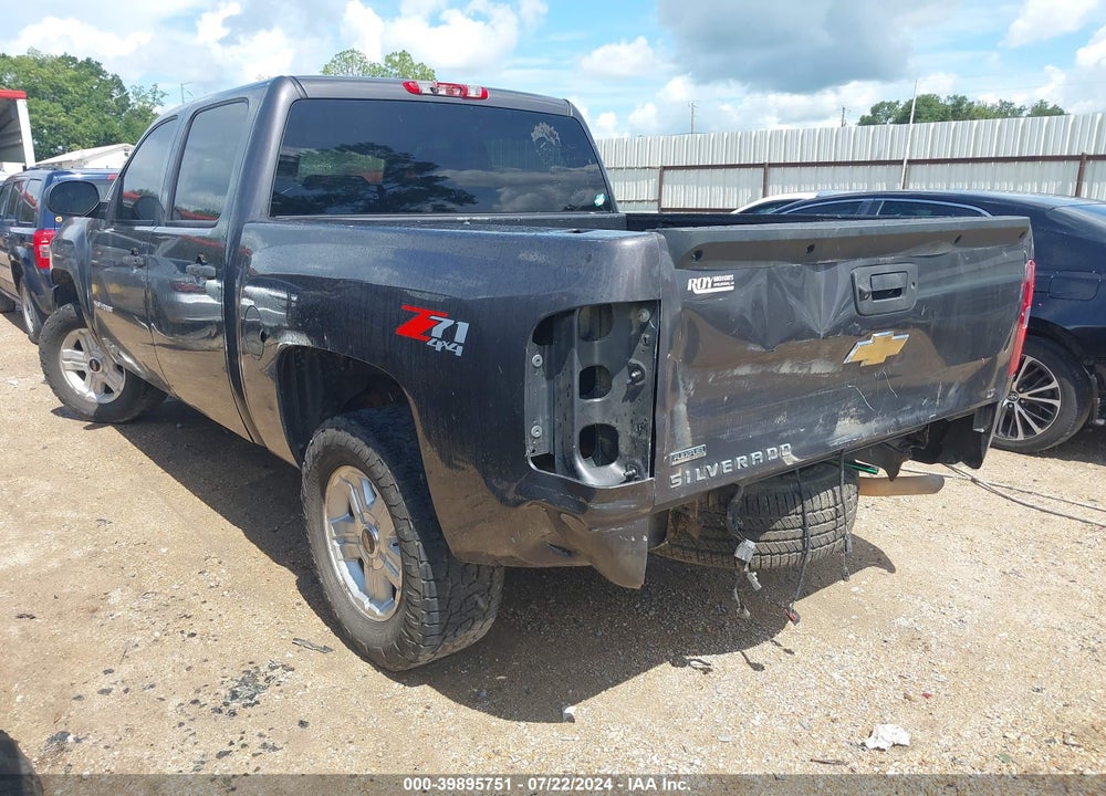 2011 CHEVROLET SILVERADO 1500 LT VIN: 3GCPKSE30BG312258