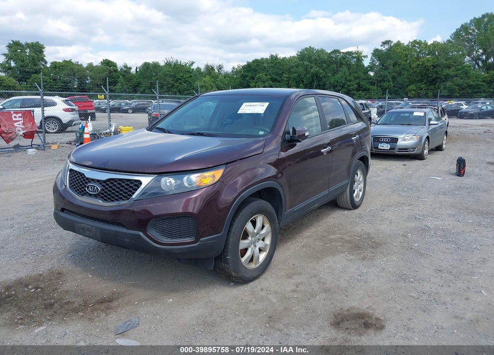2013 KIA SORENTO LX VIN: 5XYKT4A13DG351533