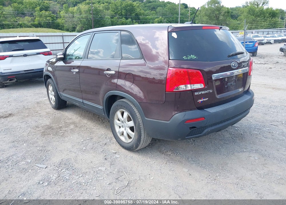 2013 KIA SORENTO LX VIN: 5XYKT4A13DG351533
