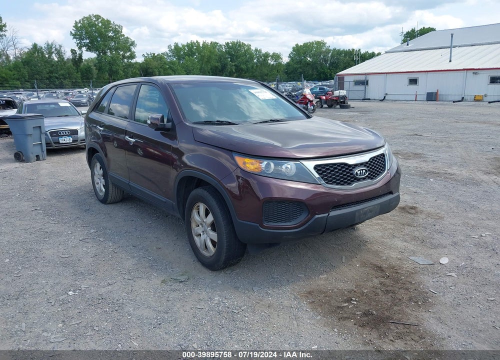 2013 KIA SORENTO LX VIN: 5XYKT4A13DG351533