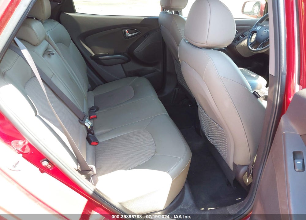 2014 HYUNDAI TUCSON SE VIN: KM8JU3AG8EU899126