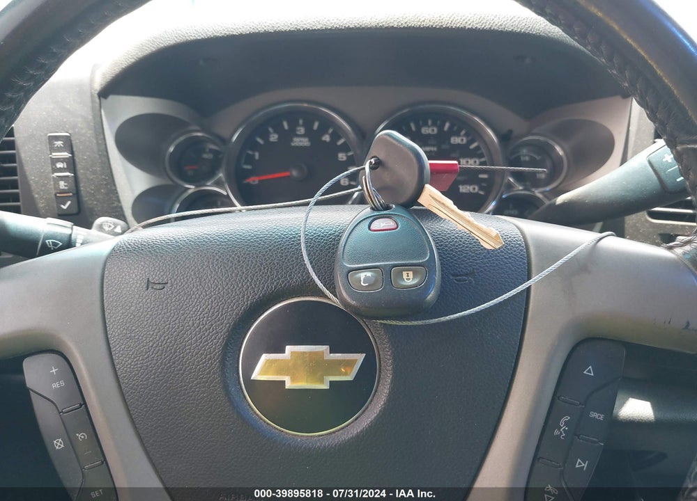 2011 CHEVROLET SILVERADO 1500 LT VIN: 3GCPKSE35BG293223