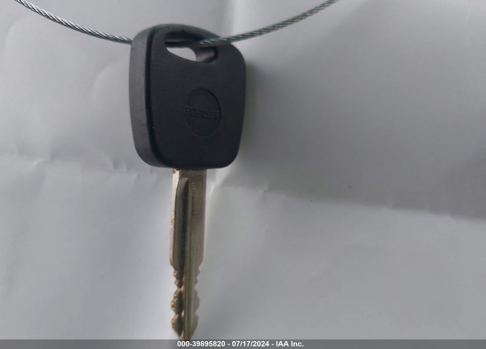 2005 FORD ESCAPE LIMITED VIN: 1FMCU04185KE33416