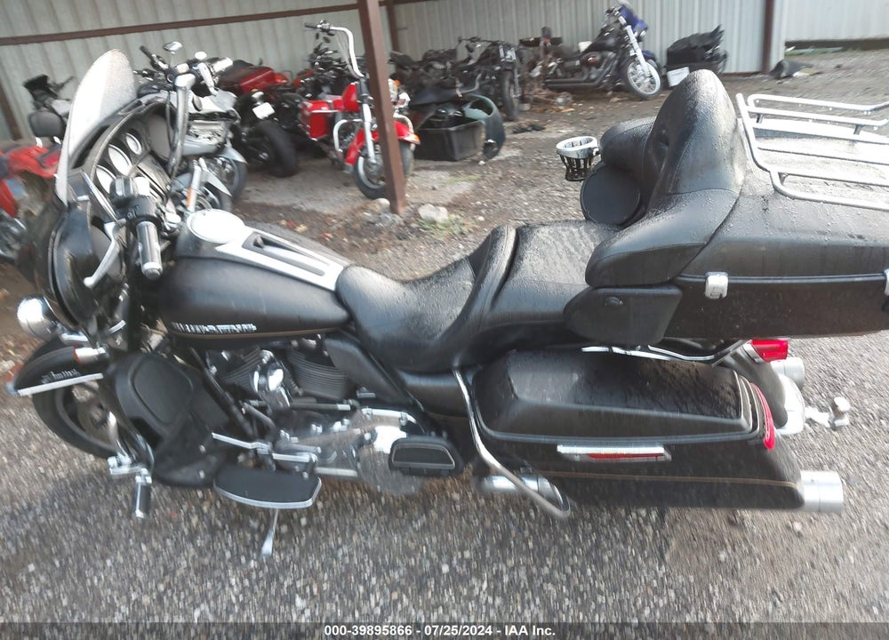 2017 HARLEY-DAVIDSON FLHTK ULTRA LIMITED VIN: 1HD1KED10HB668233