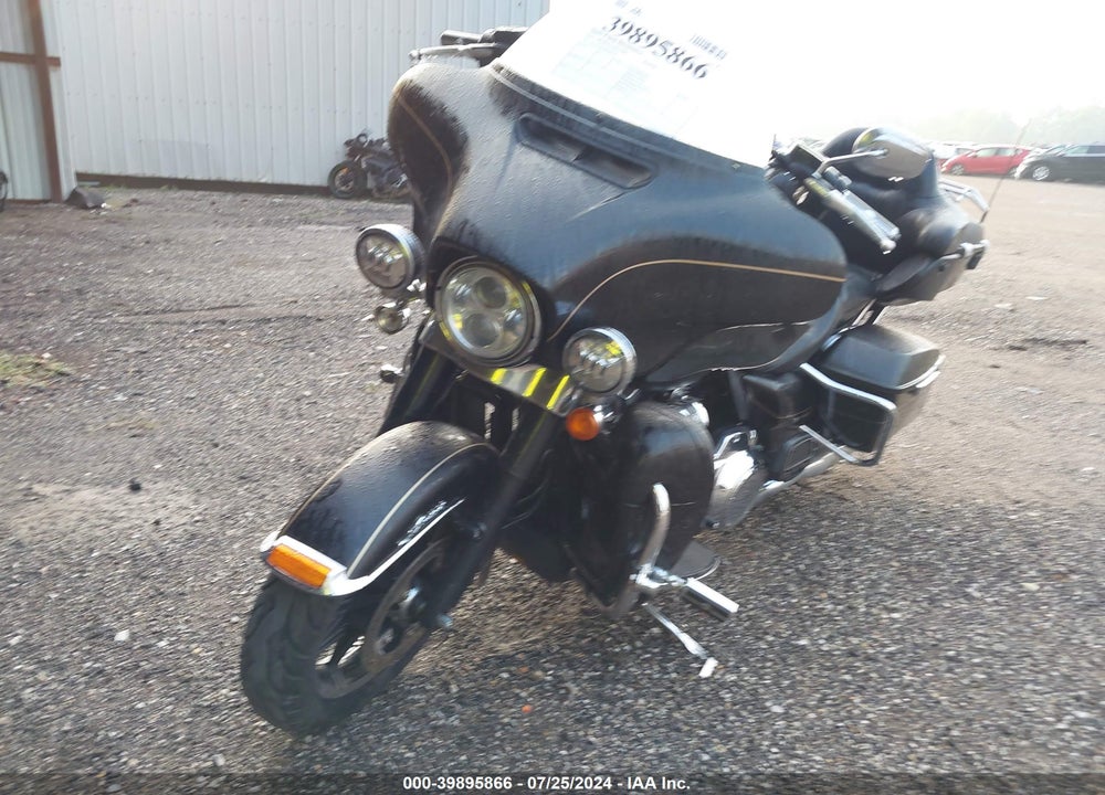 2017 HARLEY-DAVIDSON FLHTK ULTRA LIMITED VIN: 1HD1KED10HB668233