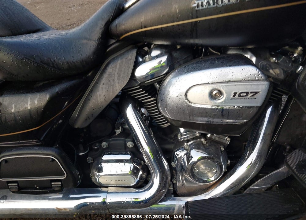 2017 HARLEY-DAVIDSON FLHTK ULTRA LIMITED VIN: 1HD1KED10HB668233