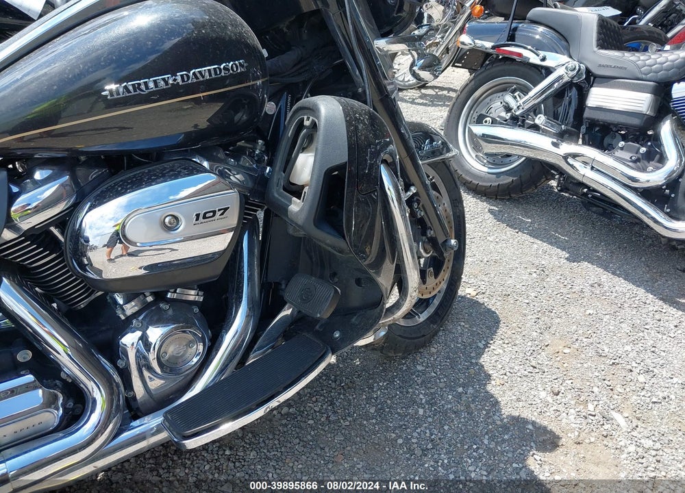 2017 HARLEY-DAVIDSON FLHTK ULTRA LIMITED VIN: 1HD1KED10HB668233