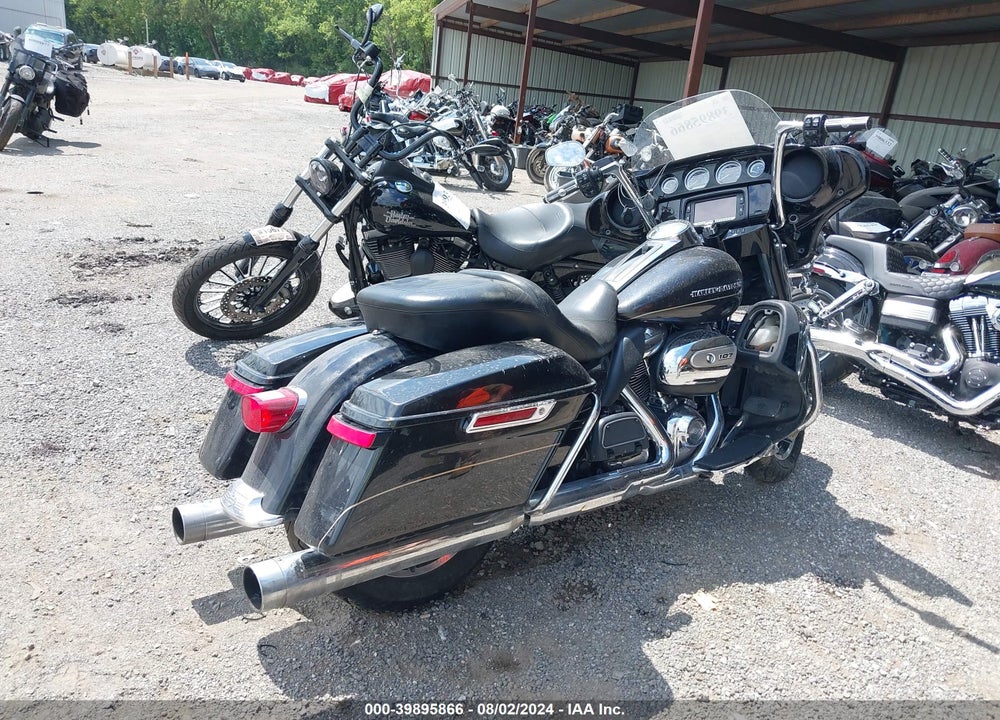 2017 HARLEY-DAVIDSON FLHTK ULTRA LIMITED VIN: 1HD1KED10HB668233
