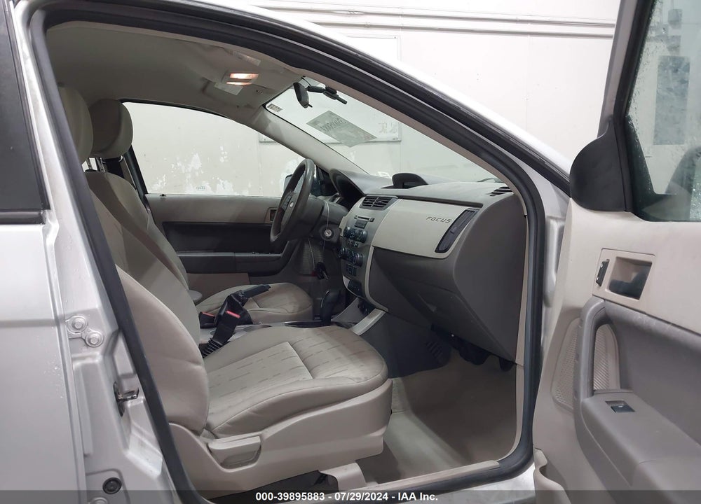 2010 FORD FOCUS SE VIN: 1FAHP3FN5AW237560