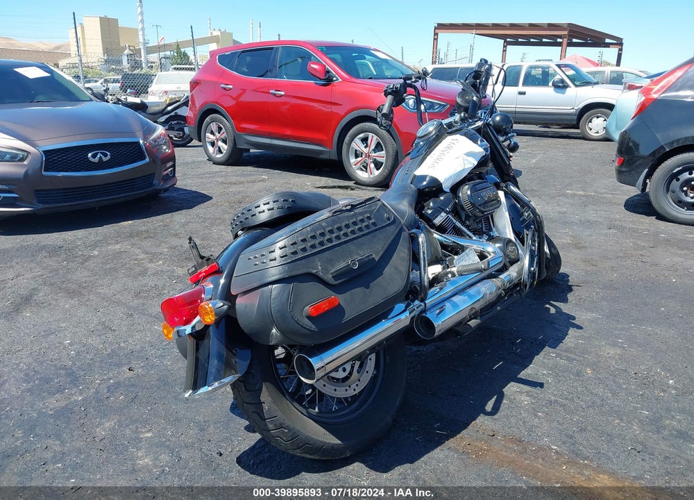 2018 HARLEY-DAVIDSON FLHCS HERITAGE CLASSIC 114 VIN: 1HD1YBK31JC015993