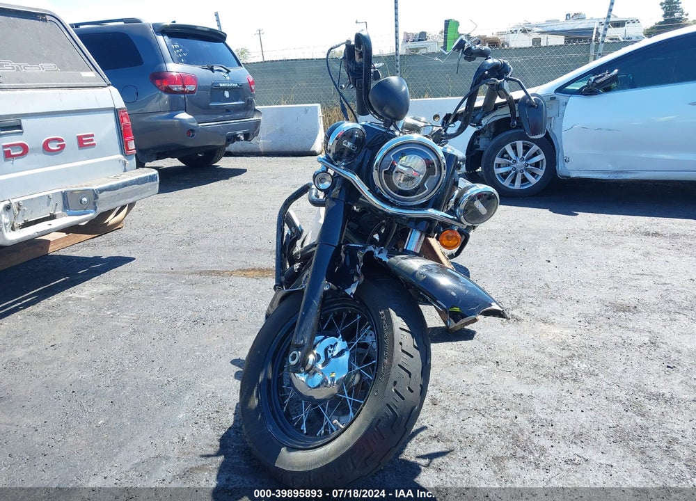2018 HARLEY-DAVIDSON FLHCS HERITAGE CLASSIC 114 VIN: 1HD1YBK31JC015993