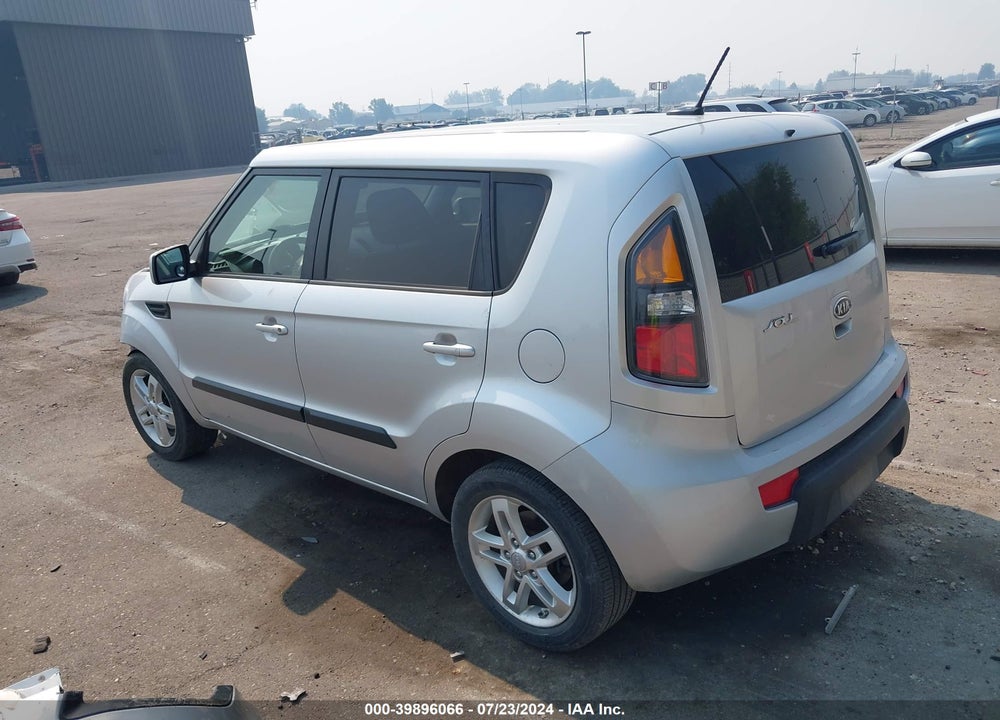 2011 KIA SOUL VIN: KNDJT2A26B7315015