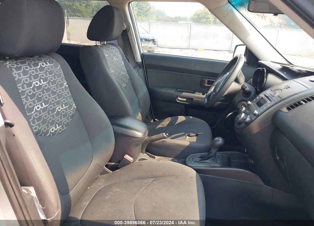 2011 KIA SOUL VIN: KNDJT2A26B7315015
