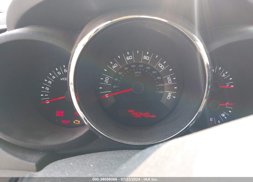 2011 KIA SOUL VIN: KNDJT2A26B7315015