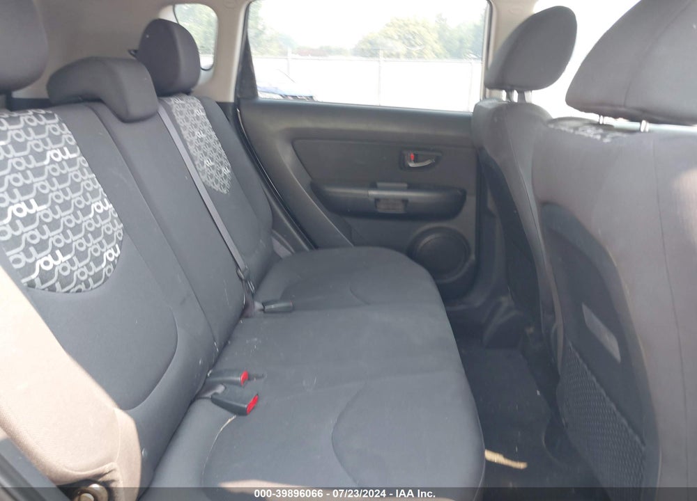 2011 KIA SOUL VIN: KNDJT2A26B7315015