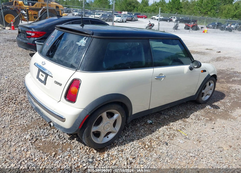 2004 MINI COOPER VIN: WMWRC33494TJ61818