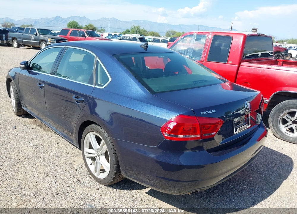 2015 VOLKSWAGEN PASSAT 2.0L TDI SE VIN: 1VWBV7A37FC067470