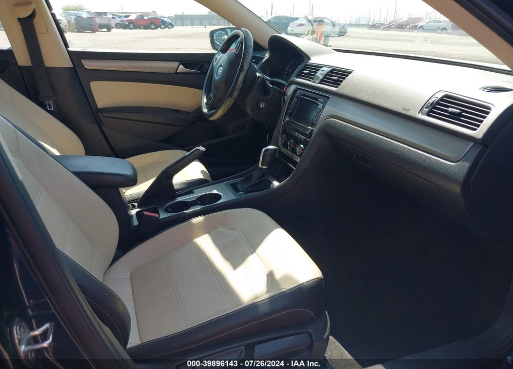 2015 VOLKSWAGEN PASSAT 2.0L TDI SE VIN: 1VWBV7A37FC067470