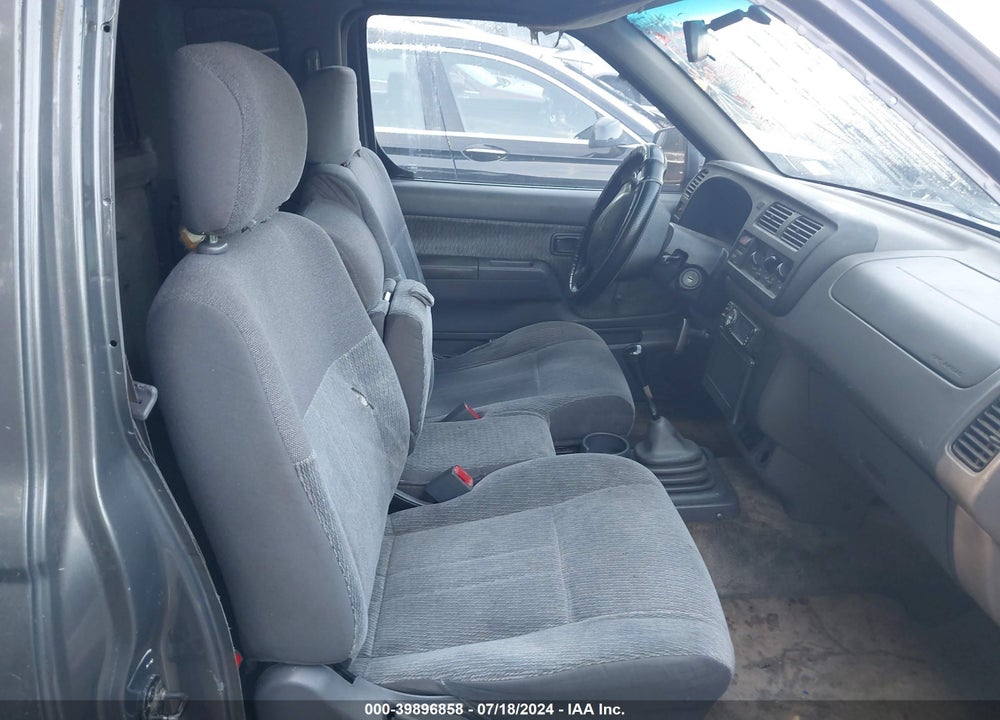 2000 NISSAN FRONTIER XE VIN: 1N6DD26S8YC366144