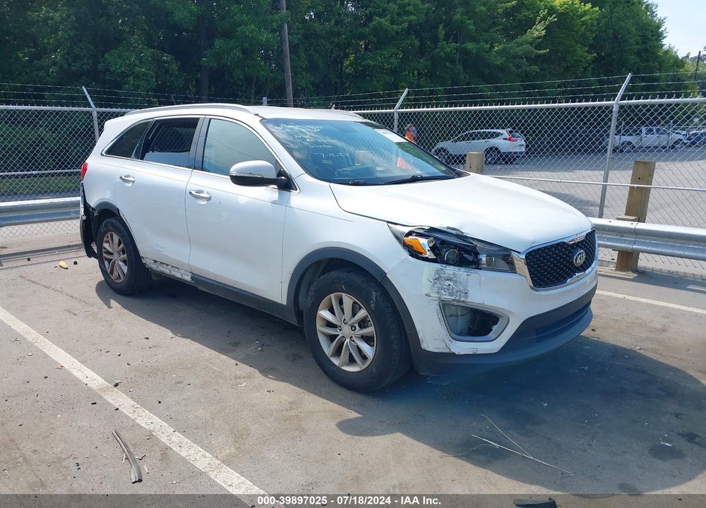 2016 KIA SORENTO 2.4L LX VIN: 5XYPG4A33GG074740