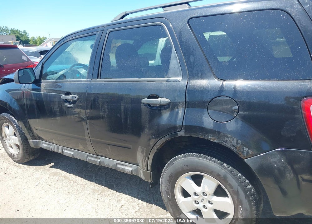 2011 FORD ESCAPE VIN: 1FMCU0D70BKB11742