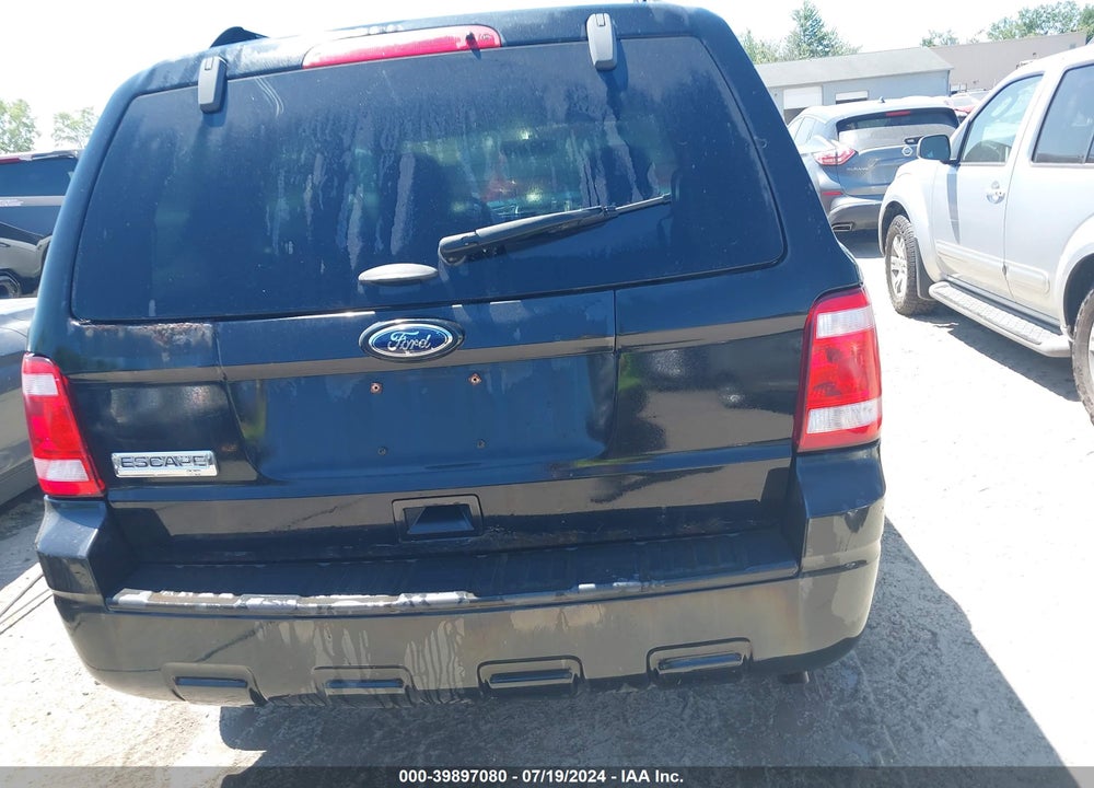 2011 FORD ESCAPE VIN: 1FMCU0D70BKB11742