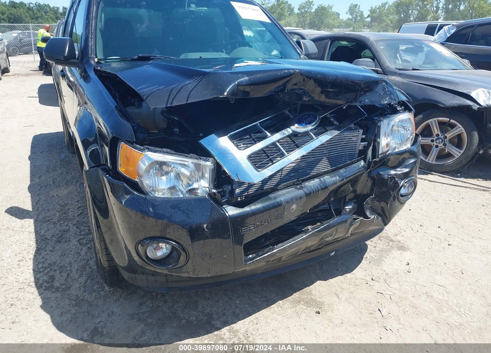2011 FORD ESCAPE VIN: 1FMCU0D70BKB11742