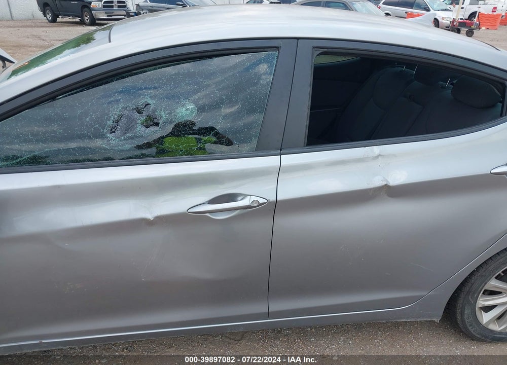 2015 HYUNDAI ELANTRA VIN: KMHDH4AE5FU378081