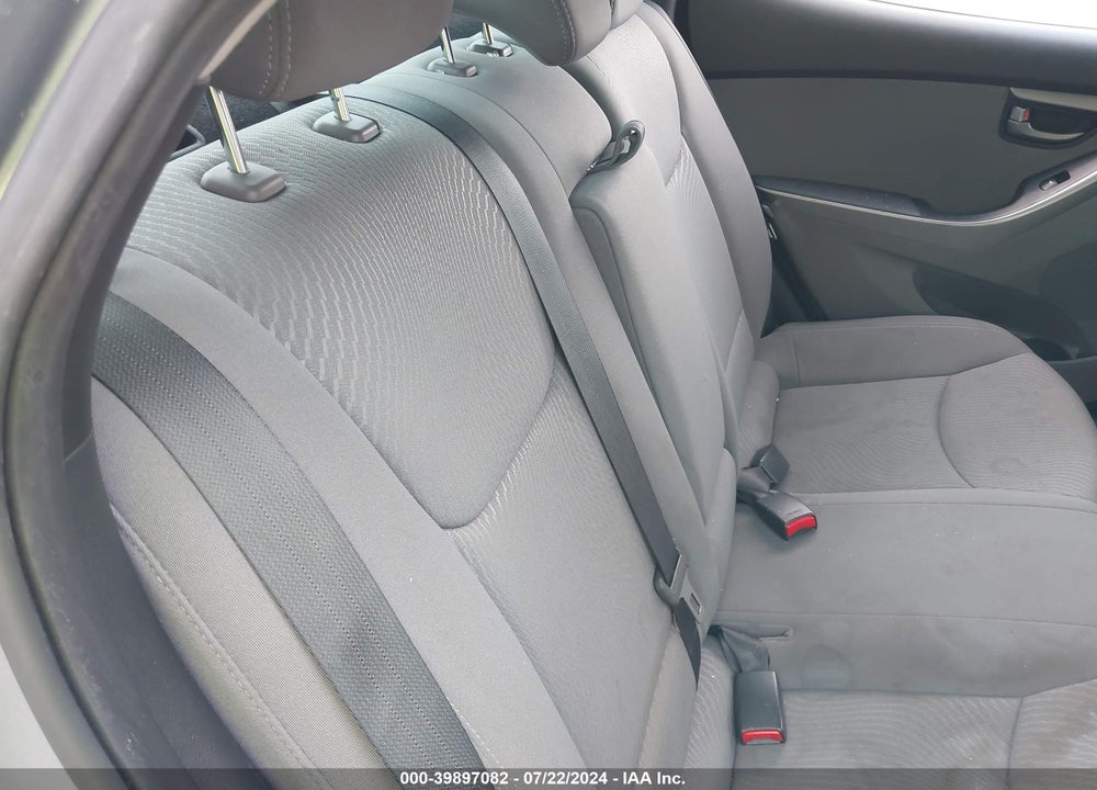2015 HYUNDAI ELANTRA VIN: KMHDH4AE5FU378081