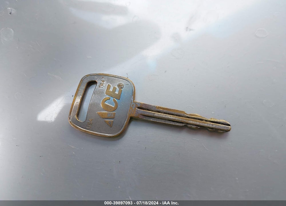 2001 TOYOTA CAMRY CE VIN: 4T1BG22K41U098678