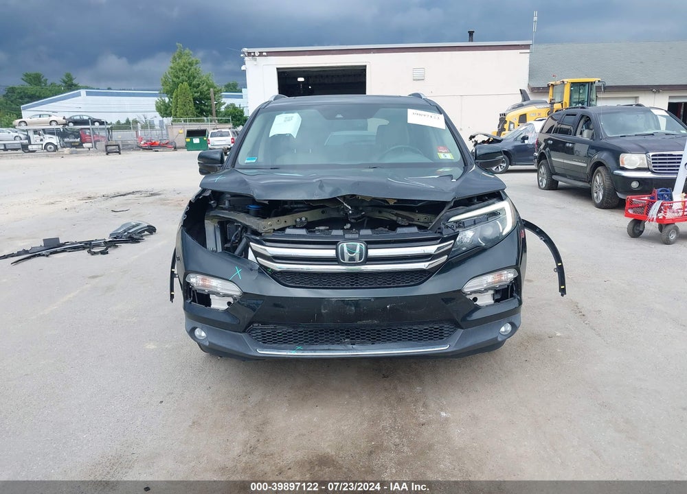 2017 HONDA PILOT TOURING VIN: 5FNYF5H9XHB005897